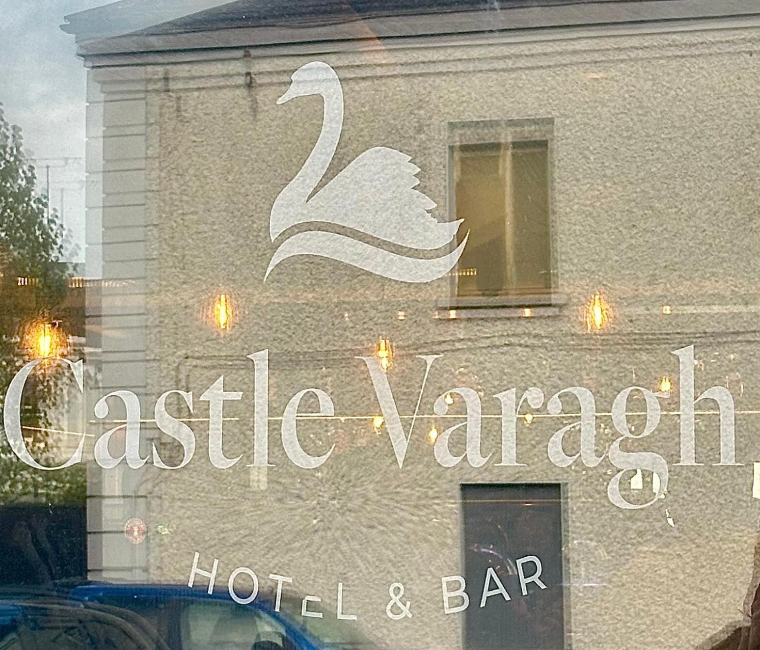 Castle Varagh Hotel & Bar Castlepollard Exterior foto